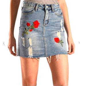 Sadie & Sage Embroidered Denim Mini Skirt Size S